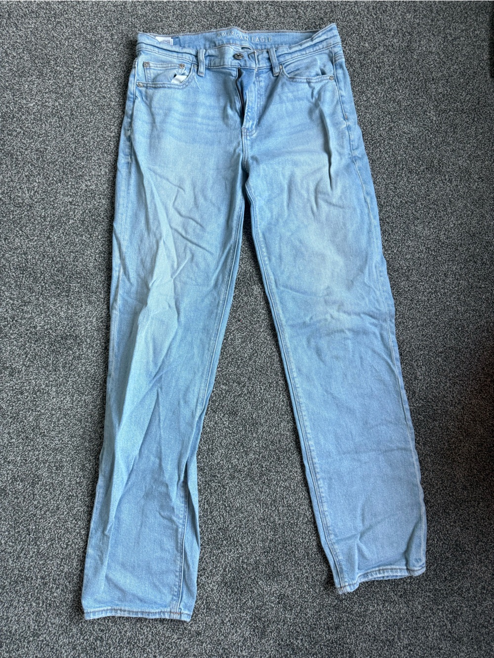American Eagle Light Wash Women’s Straight Jeans